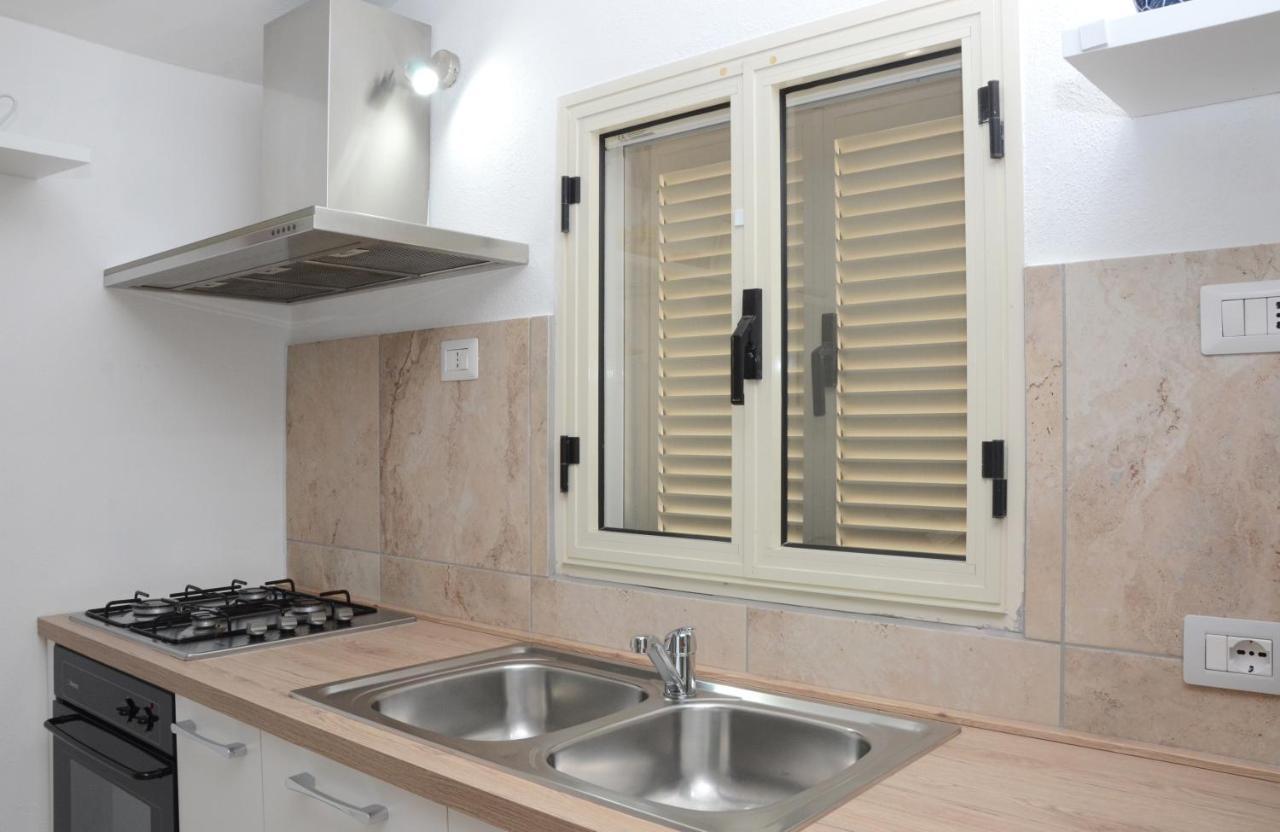 Apartments Villa Corrias Cala Liberotto Dış mekan fotoğraf
